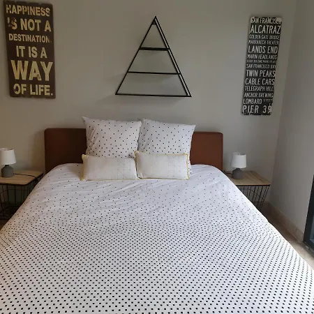 Bed & Breakfast Cosy Wood House Laubressel