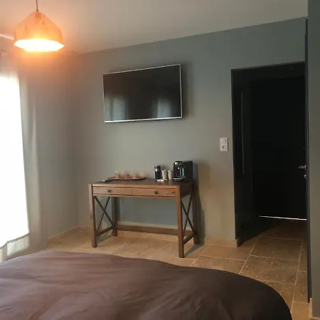 Cosy Wood House Bed & Breakfast 3*