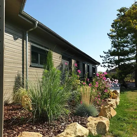 Cosy Wood House Bed & Breakfast Laubressel