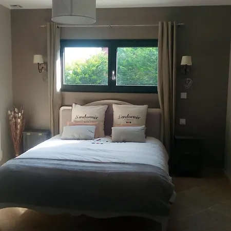 Bed & Breakfast Cosy Wood House Laubressel