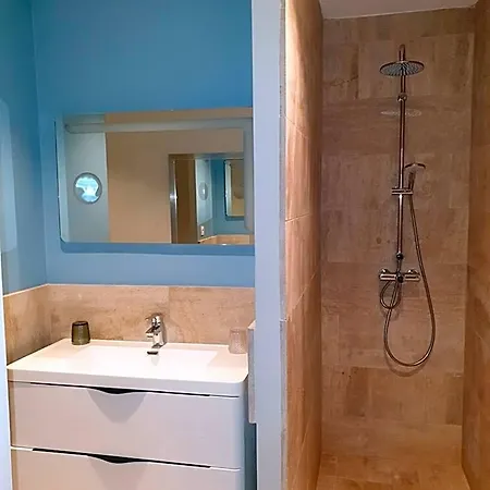 Bed & Breakfast Cosy Wood House Laubressel